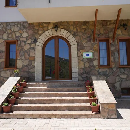 Hotel Agroturizem Dr Bizhga Gusmar