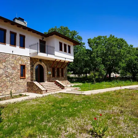 Agroturizem Dr Bizhga 酒店 5*