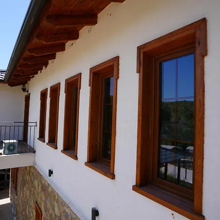 Hotel Agroturizem Dr Bizhga Gusmar