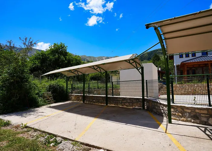 Agroturizem Dr Bizhga Hotel Gusmar