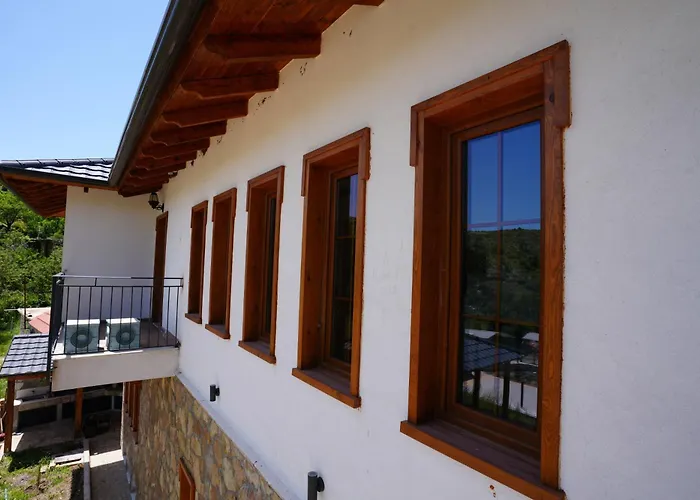 Hotel Agroturizem Dr Bizhga Gusmar