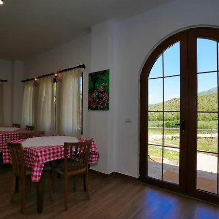 Hotel Agroturizem Dr Bizhga 5*