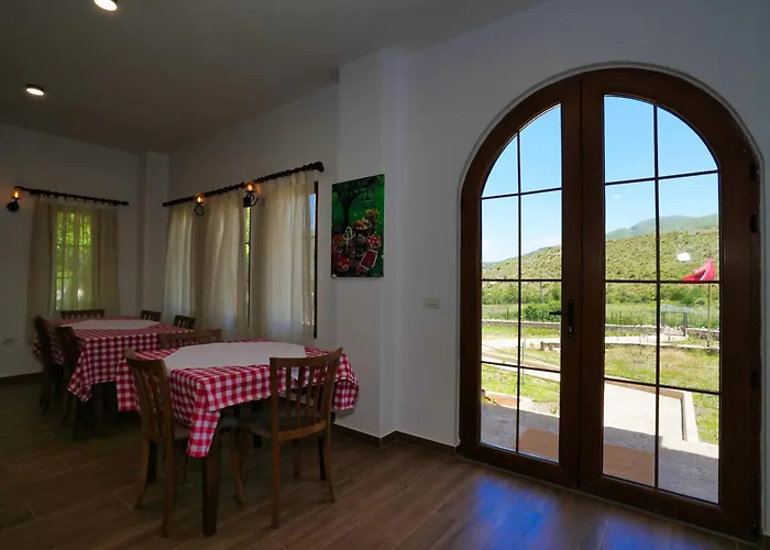 Hotel Agroturizem Dr Bizhga 5*